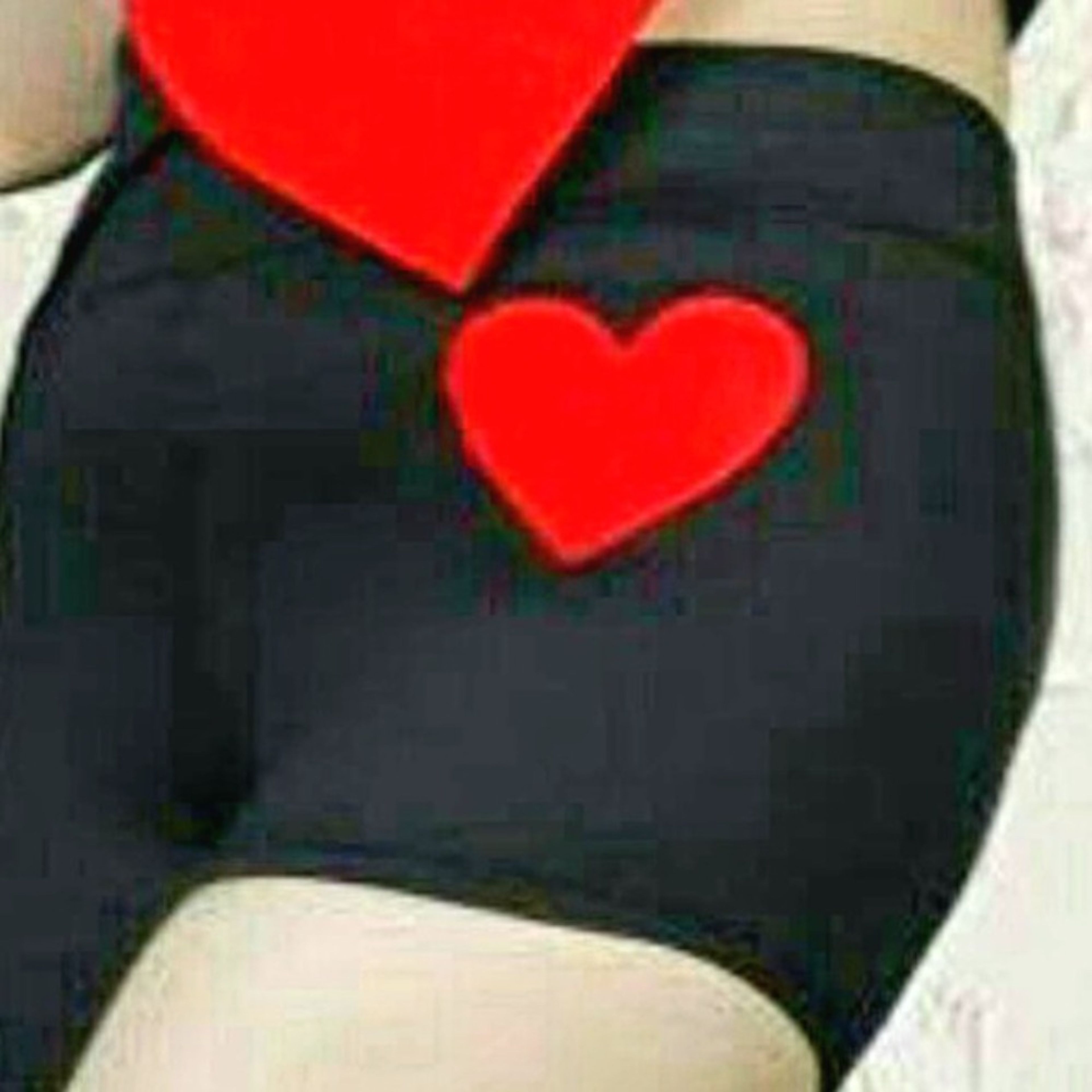 خرید اینترنتی شورتک مشکی قلب مخمل