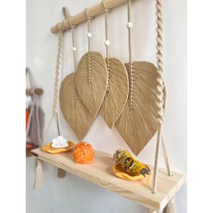 شلف چوبی با برگ مکرومه طرح کوروش