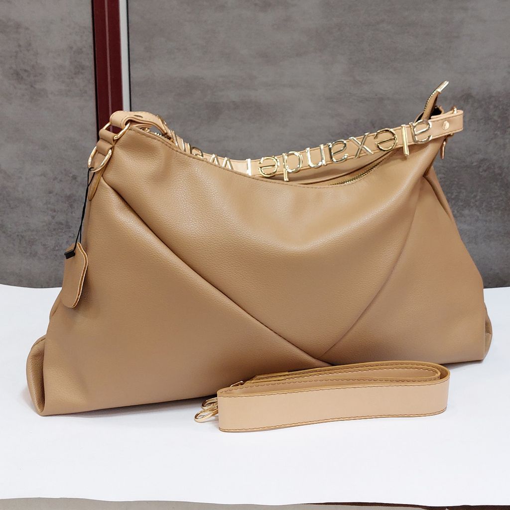 خرید آنلاین کیف زنانه رودوشی طرح الکساندر وانگ