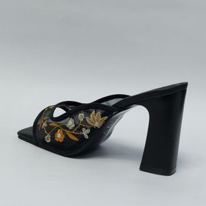 قیمت کفش زنانه مجلسی توری گلدوزی شده پاشنه بلند جدید