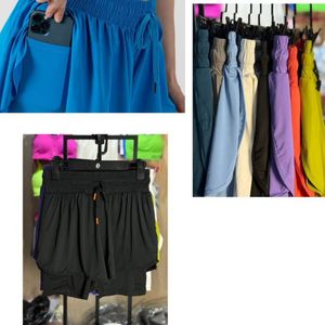 شورتک کشاله دار ورزشی زنانه sh45e