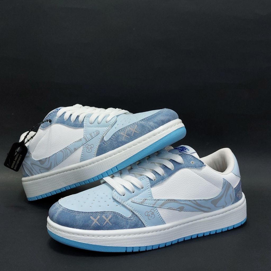 خرید انلاین کتونی نایک ترویس کاستوم نورث فیس آبی Travis