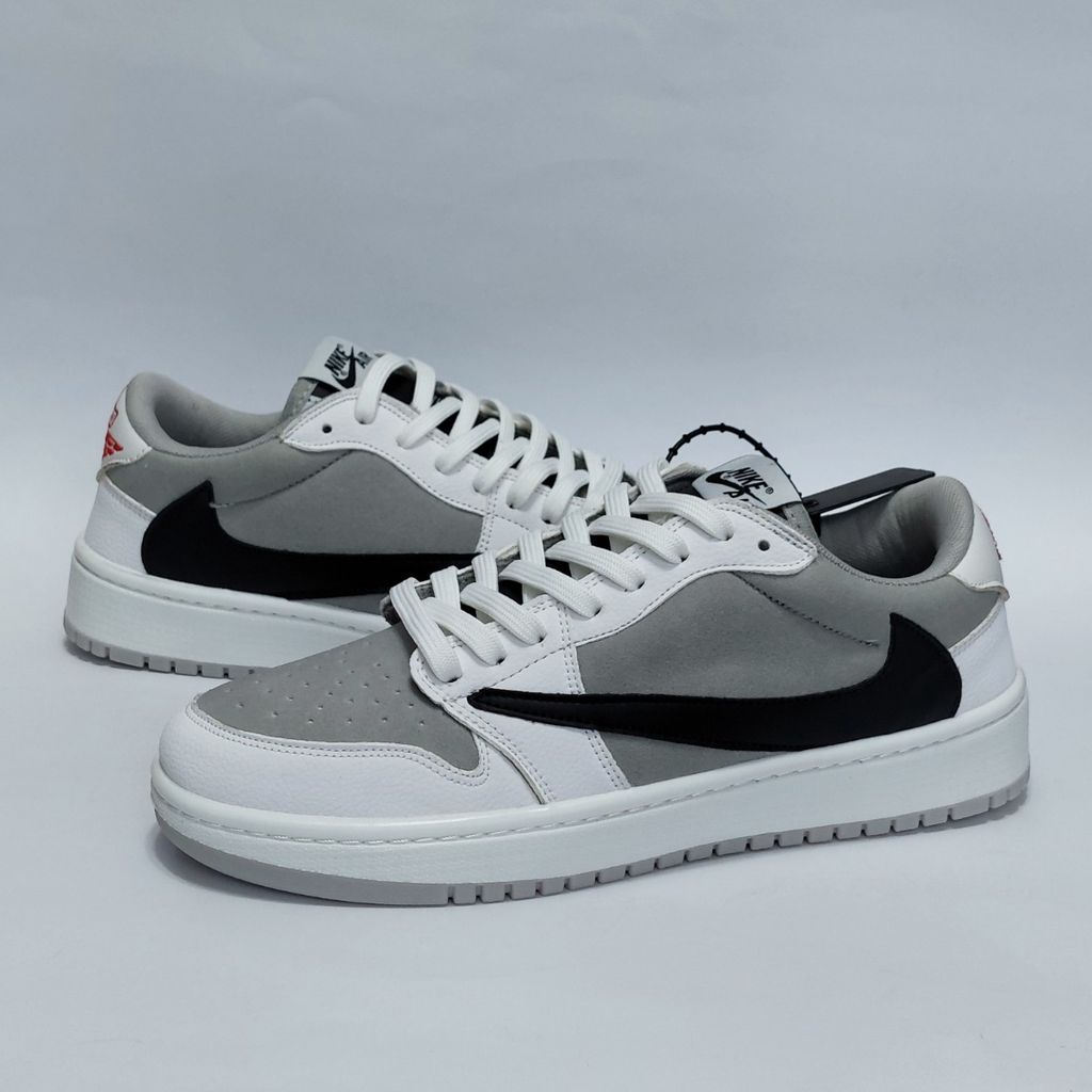 قیمت کتونی نایک ترویس اسکات Nike Travis Scott کیفیت عالی