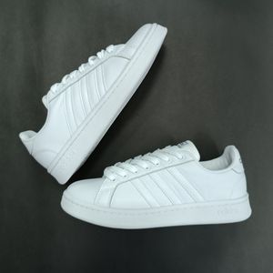 فروش اینترنتی کتونی مردانه آدیداس گرندکورت تمام سفید کیفیت بالا