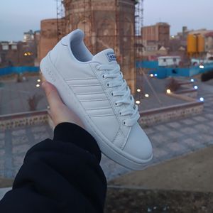 کتونی مردانه آدیداس گرندکورت تمام سفید کیفیت بالا