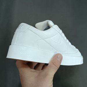 مشخصات کتونی مردانه نایک بلیزر تمام سفید کیفیت بالا