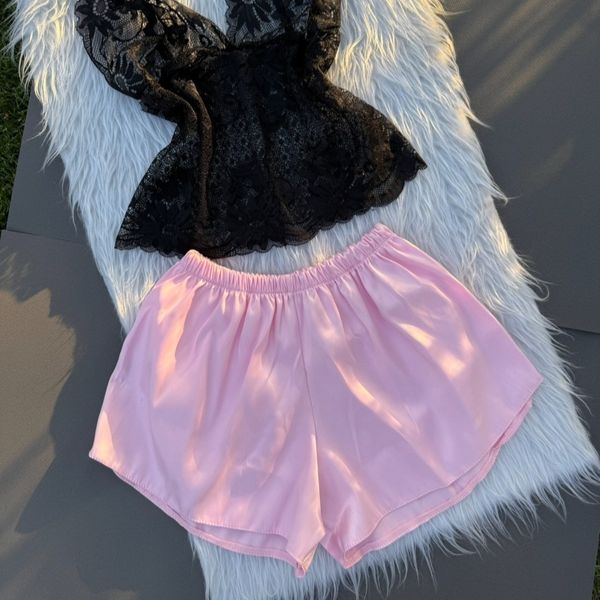 تاپ و شلوارک ساتن دانتل