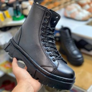 خرید انلاین کفش بوت مردانه برشکا بغل زیپ دار رنگ مشکی