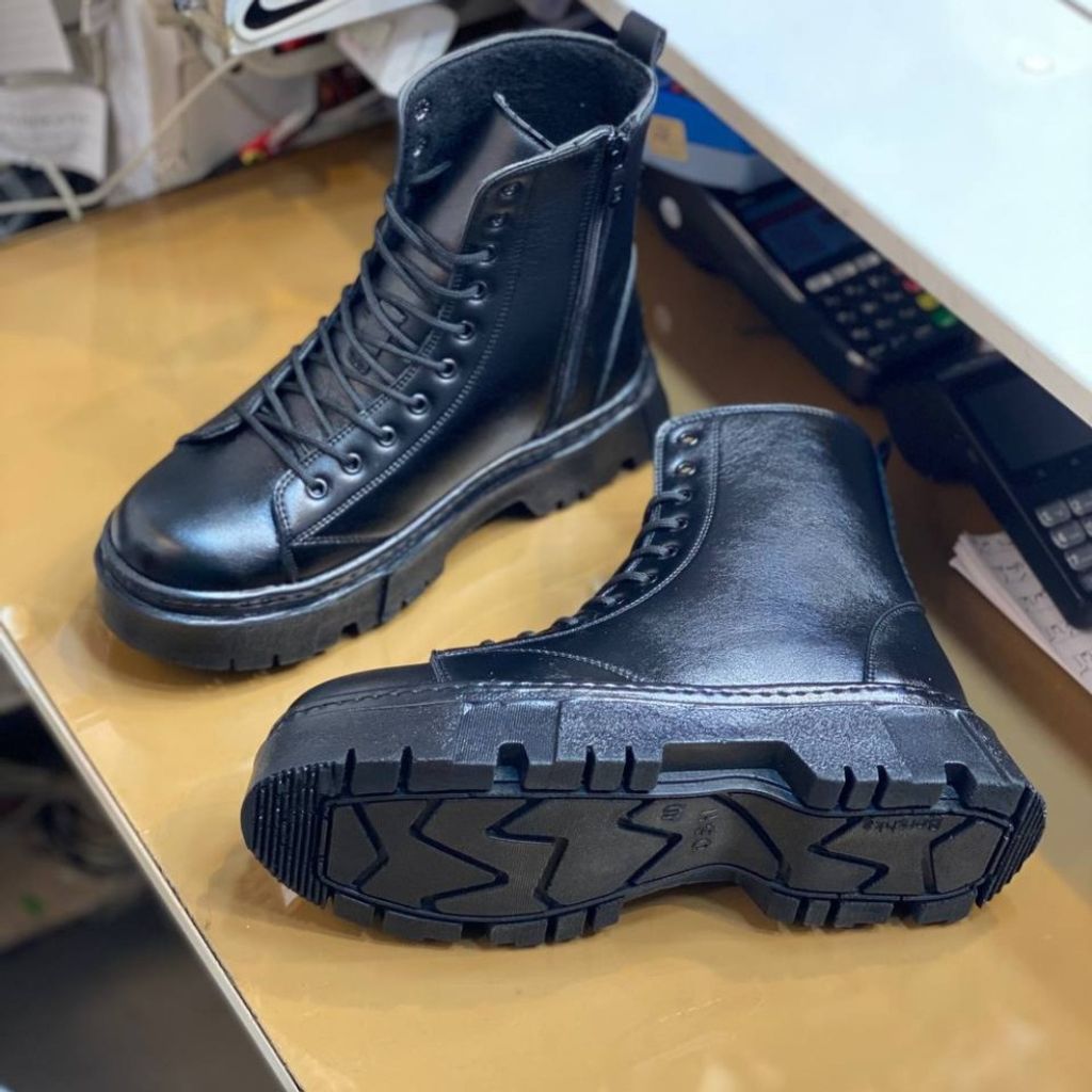 فروش اینترنتی کفش بوت مردانه برشکا بغل زیپ دار رنگ مشکی