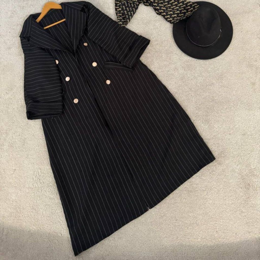 مشخصات مانتو بلند ملکه نورا