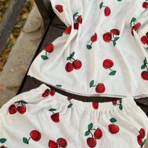 خرید انلاین تاپ و شلوارک نخی