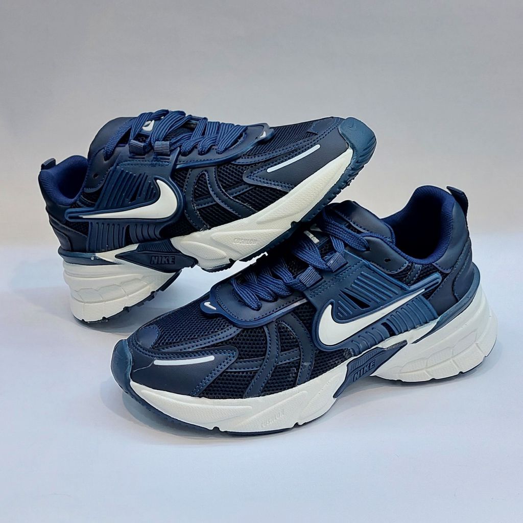 خرید انلاین کتونی ترند نایک وی تو کی v2k سرمه ای با کیفیت