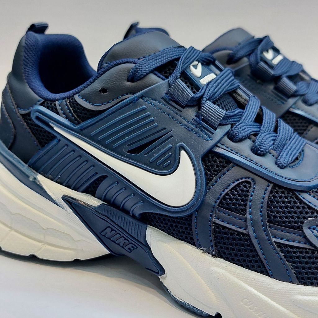 خرید انلاین کتونی ترند نایک وی تو کی v2k سرمه ای با کیفیت