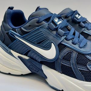 خرید انلاین کتونی ترند نایک وی تو کی v2k سرمه ای با کیفیت