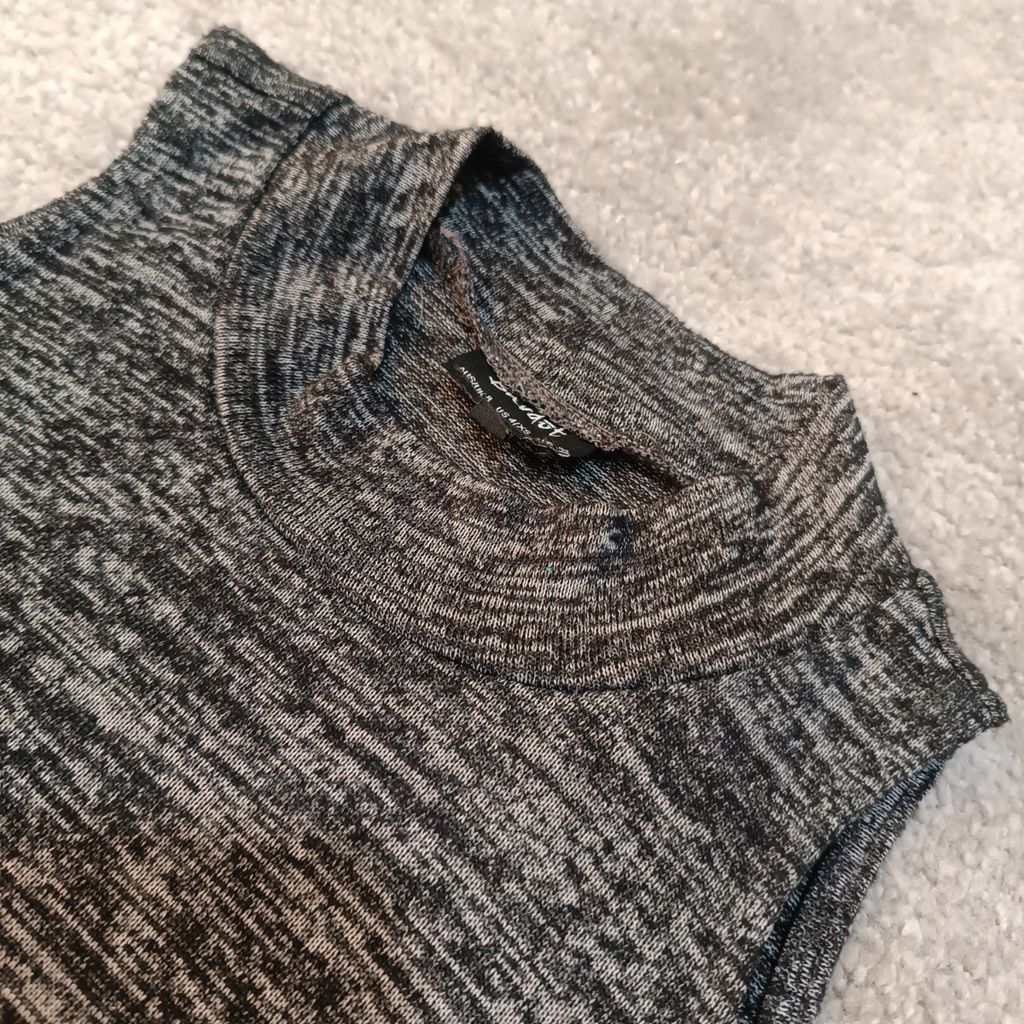 خرید اینترنتی تاپ یقه سه سانت کلوش وارداتی