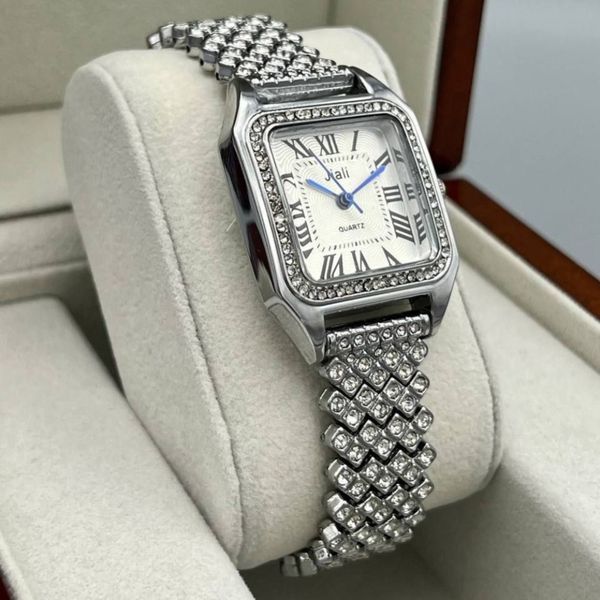 ساعت زنانه نگین‌دار مجلسی بند استیل نورا