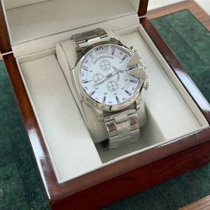 ساعت دیزل مردانه بند استیل نورا