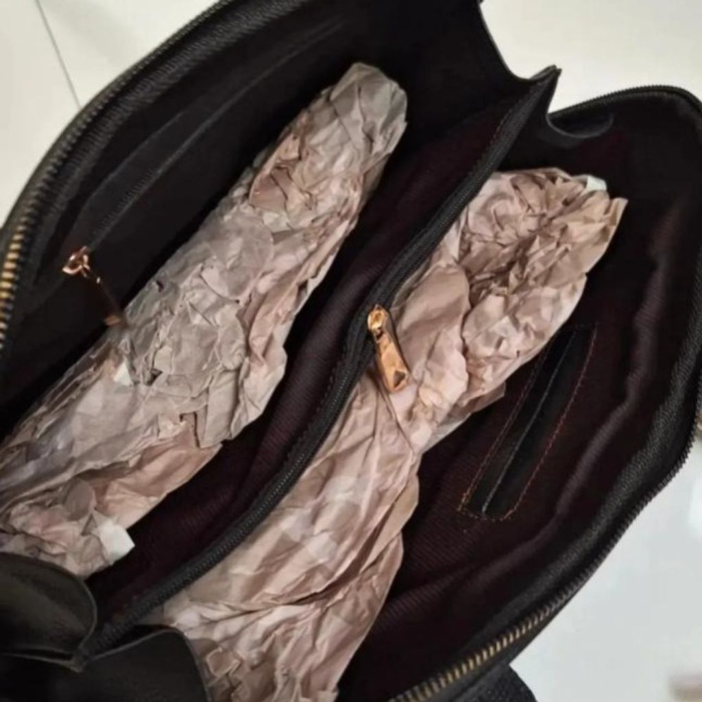 مشخصات کیف زنانه تمام جرم طبیعی گاوی