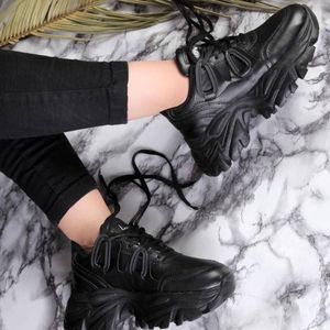 کفش کتونی اسپرت