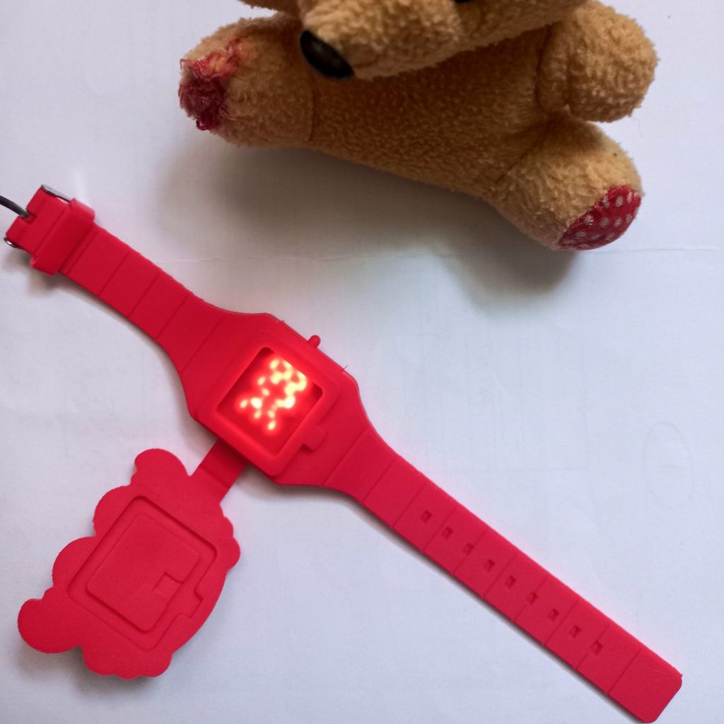 مشخصات ساعت بچگانه قرمز