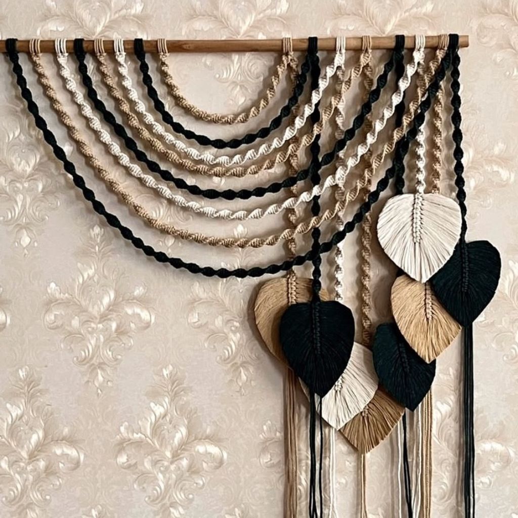 مشخصات آویز دیواری مکرومه بافی مدل برگ سایز 90سانتی متر