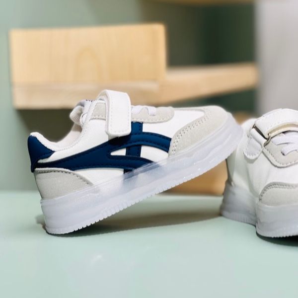 کتونی بچگانه وارداتی چراغدار طرح Asics برند Kids کد 4022704