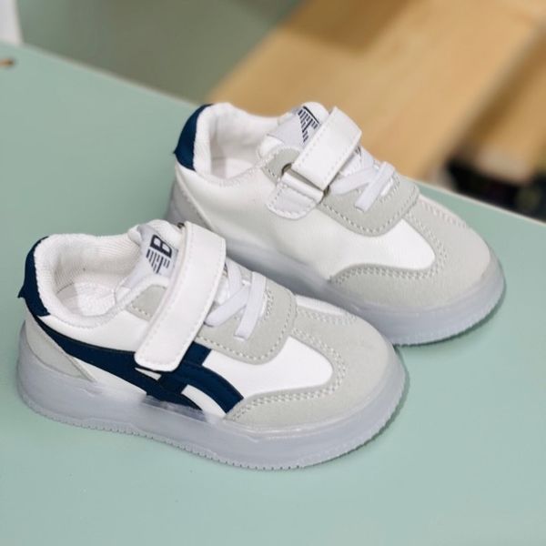 کتونی بچگانه وارداتی چراغدار طرح Asics برند Kids کد 4022704