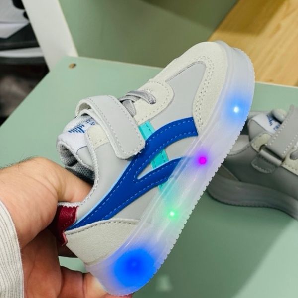 کتونی بچگانه وارداتی چراغدار طرح Asics برند Kids کد 4022704