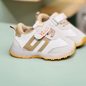 خرید اینترنتی قیمت کتونی بچگانه چراغدار طرح S برند Kids کد 4022705