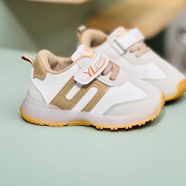 کتونی بچگانه چراغدار طرح S برند Kids کد 4022705