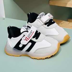 خرید اینترنتی قیمت کتونی بچگانه چراغدار طرح S برند Kids کد 4022705