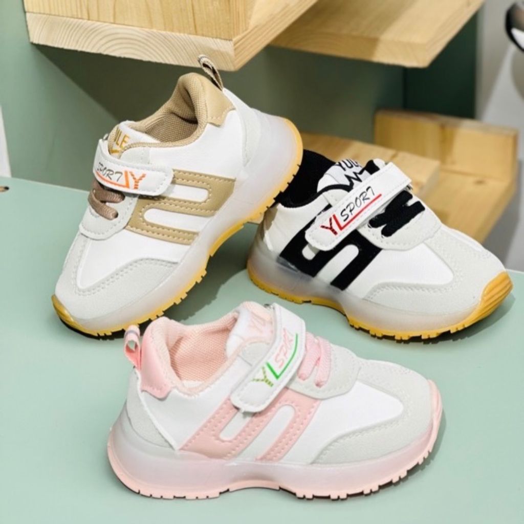 قیمت کتونی بچگانه چراغدار طرح S برند Kids کد 4022705