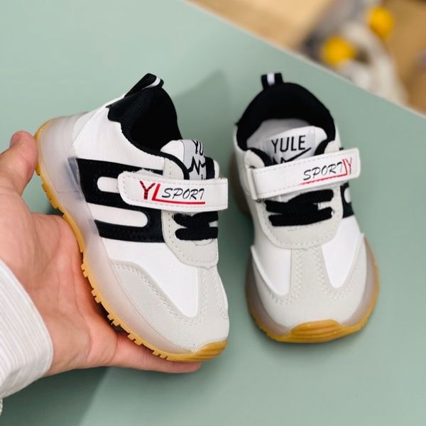 کتونی بچگانه چراغدار طرح S برند Kids کد 4022705