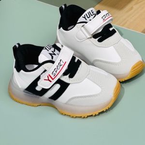 مشخصات کتونی بچگانه چراغدار طرح S برند Kids کد 4022705