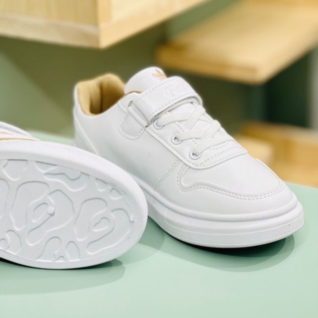 مشخصات ونس بچگانه طرح آدیداس برند K-Z کد 113001