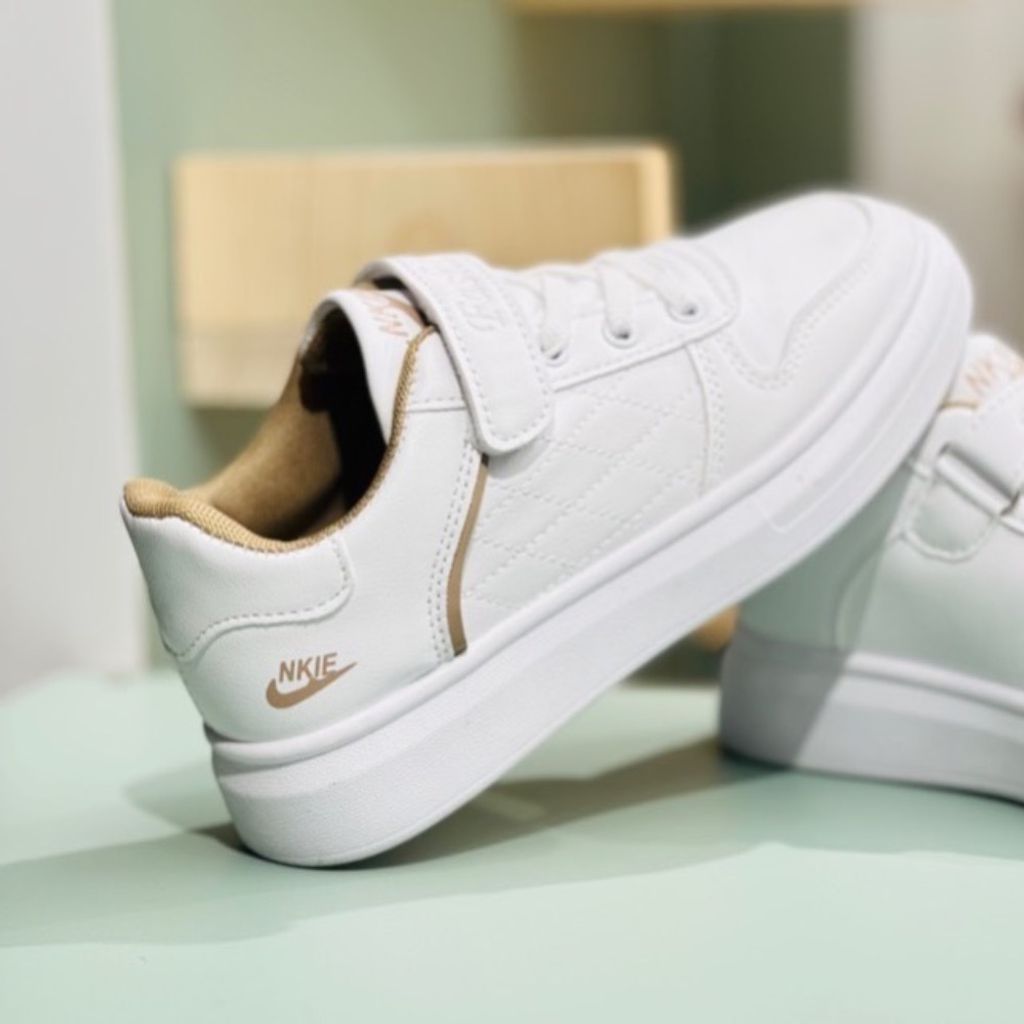 خرید اینترنتی ونس بچگانه طرح نایک شنل دوزی برند K-Z کد 120102