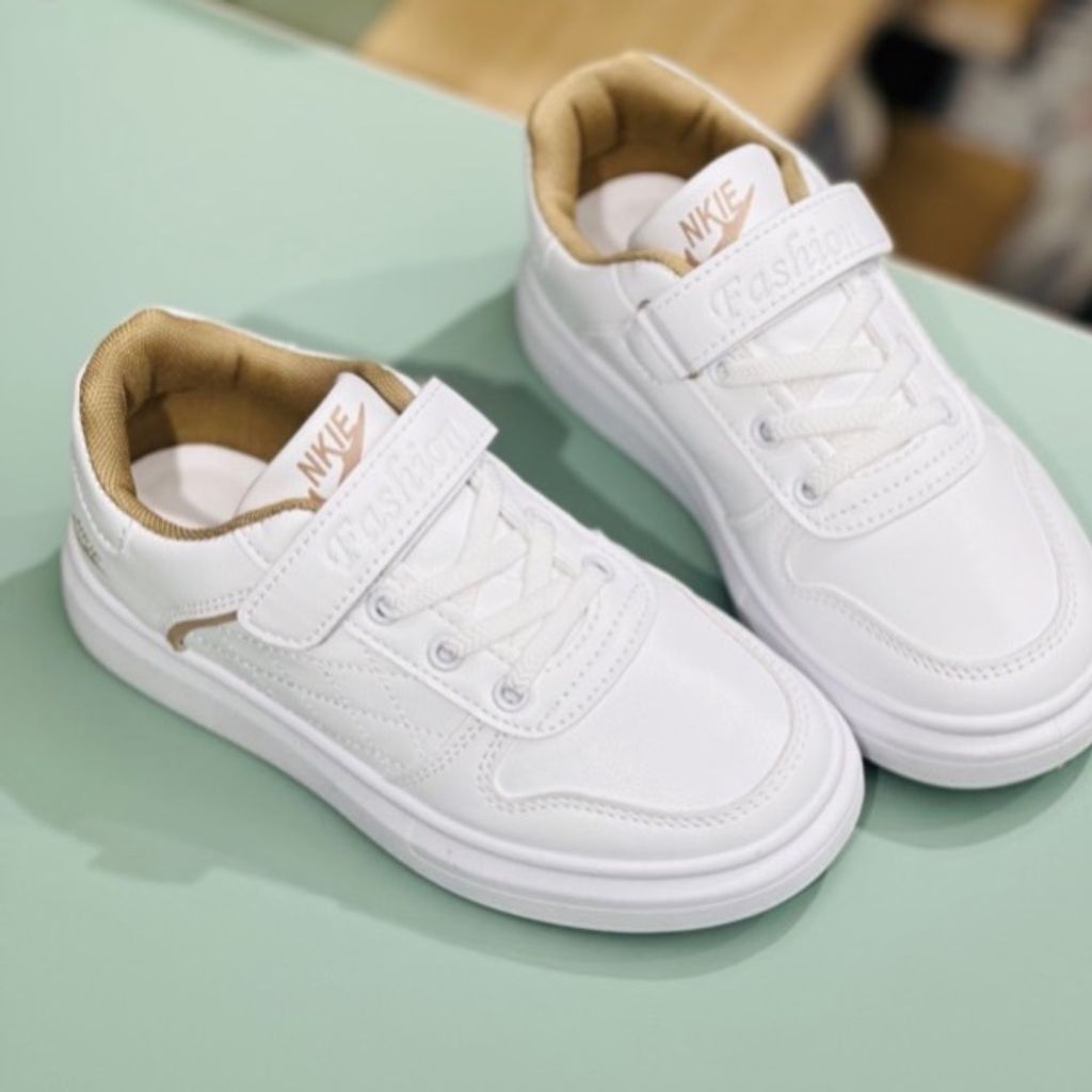 خرید انلاین ونس بچگانه طرح نایک شنل دوزی برند K-Z کد 120102