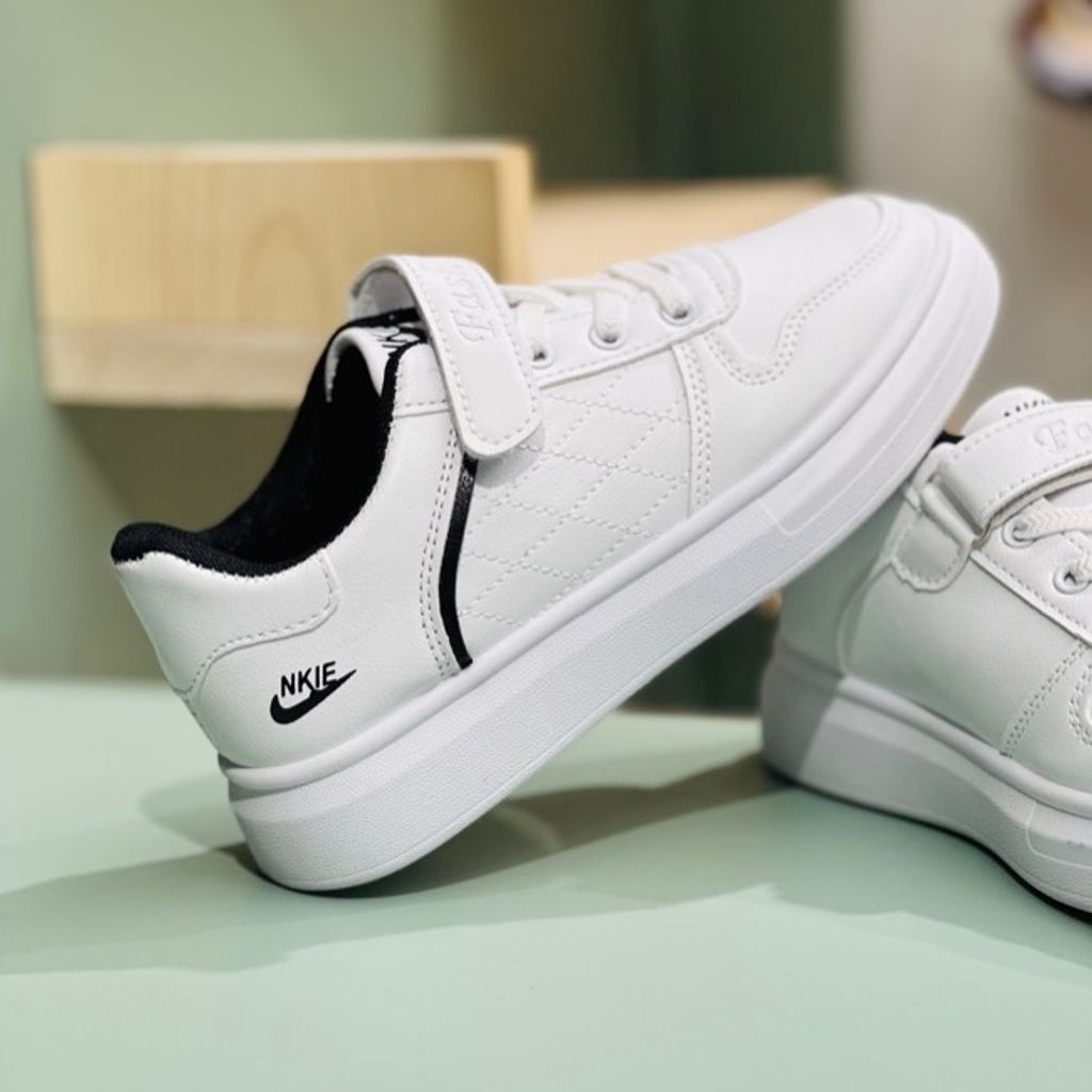 خرید اینترنتی قیمت ونس بچگانه طرح نایک شنل دوزی برند K-Z کد 120102