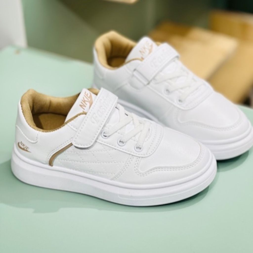 قیمت ارزان ونس بچگانه طرح نایک شنل دوزی برند K-Z کد 120102