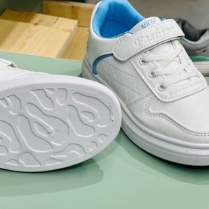 مشخصات ونس بچگانه طرح نایک شنل دوزی برند K-Z کد 120102