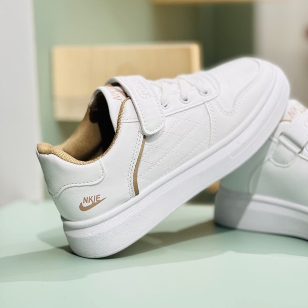 خرید اینترنتی قیمت ونس بچگانه طرح نایک شنل دوزی برند K-Z کد 120102