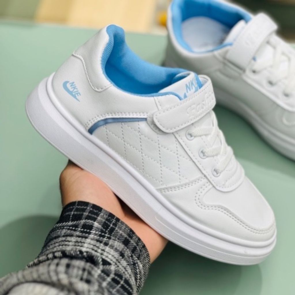 خرید انلاین ونس بچگانه طرح نایک شنل دوزی برند K-Z کد 120102