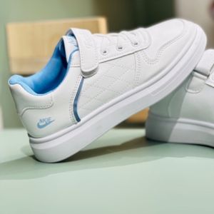 خرید اینترنتی ونس بچگانه طرح نایک شنل دوزی برند K-Z کد 120102