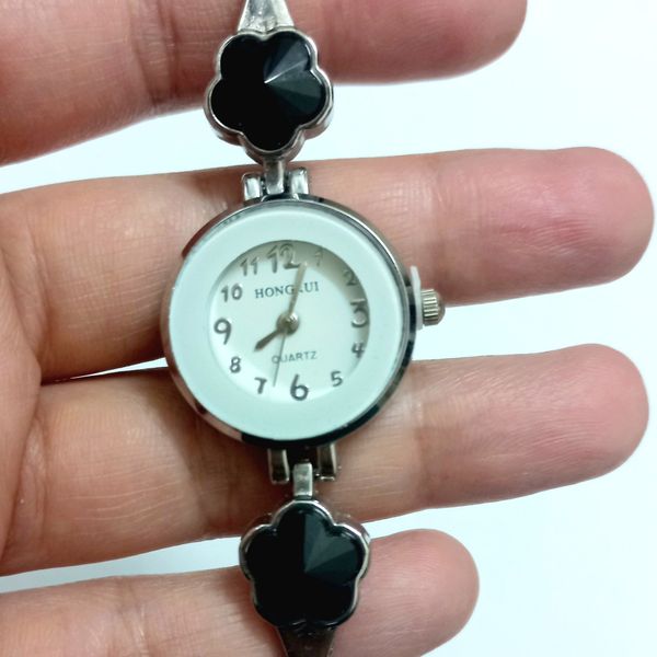 ساعت نقره ای مشکی زنانه