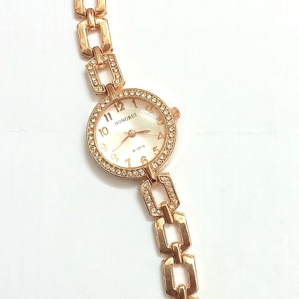 ساعت طلایی مجلسی زنانه