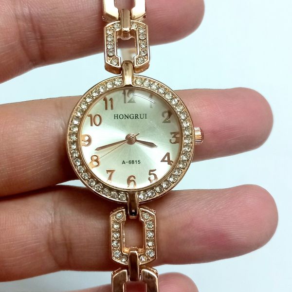 ساعت طلایی مجلسی زنانه