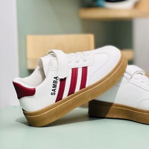 خرید اینترنتی قیمت ونس بچگانه وارداتی طرح سامبا سه خط برند Kids کد 4033102