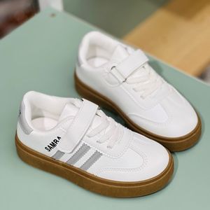 خرید اینترنتی قیمت ونس بچگانه وارداتی طرح سامبا سه خط برند Kids کد 4033102