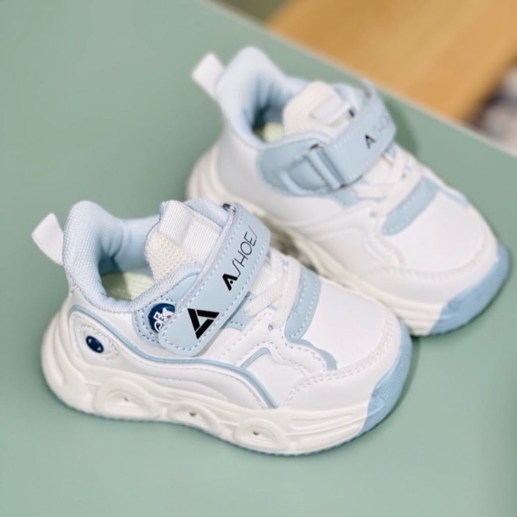 خرید انلاین کتونی بچگانه طرح دات برند Ashoes کد 4032003