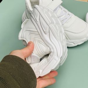 خرید انلاین کتونی بچگانه full white برند murche کد 121707